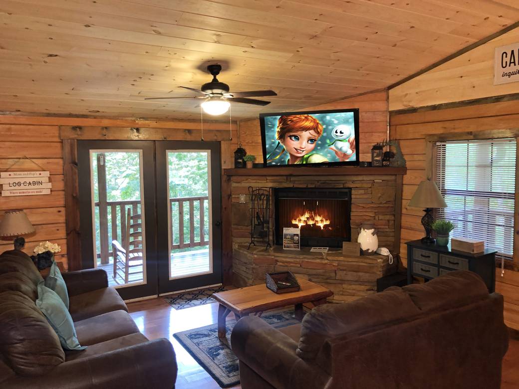 4 Day/3 Night Stay in Pigeon Forge Cabin ($600 Value)
